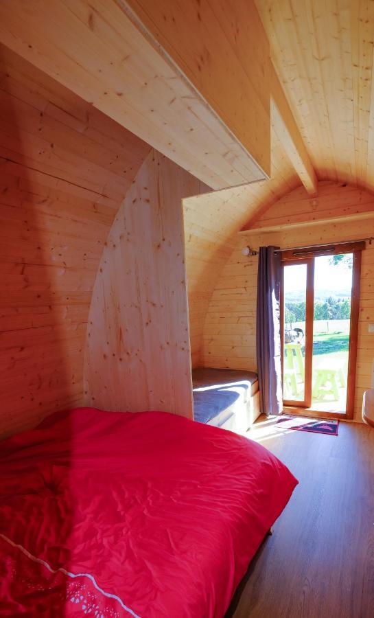 Les Roulottes De La Ferme Des Chanaux Saint-Julien-d'Ance Exteriör bild