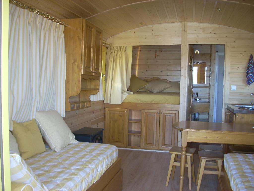 Les Roulottes De La Ferme Des Chanaux Saint-Julien-d'Ance Rum bild